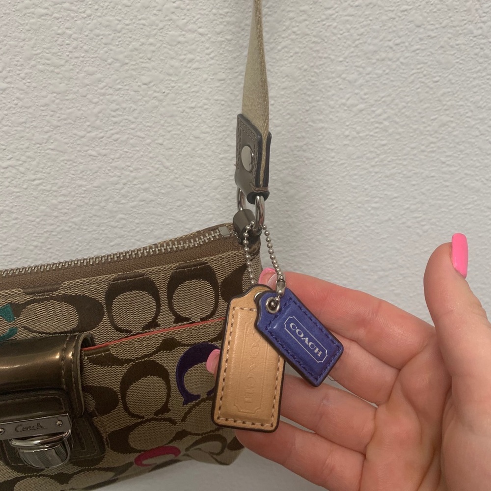 Coach purse - Picture 4 of 7